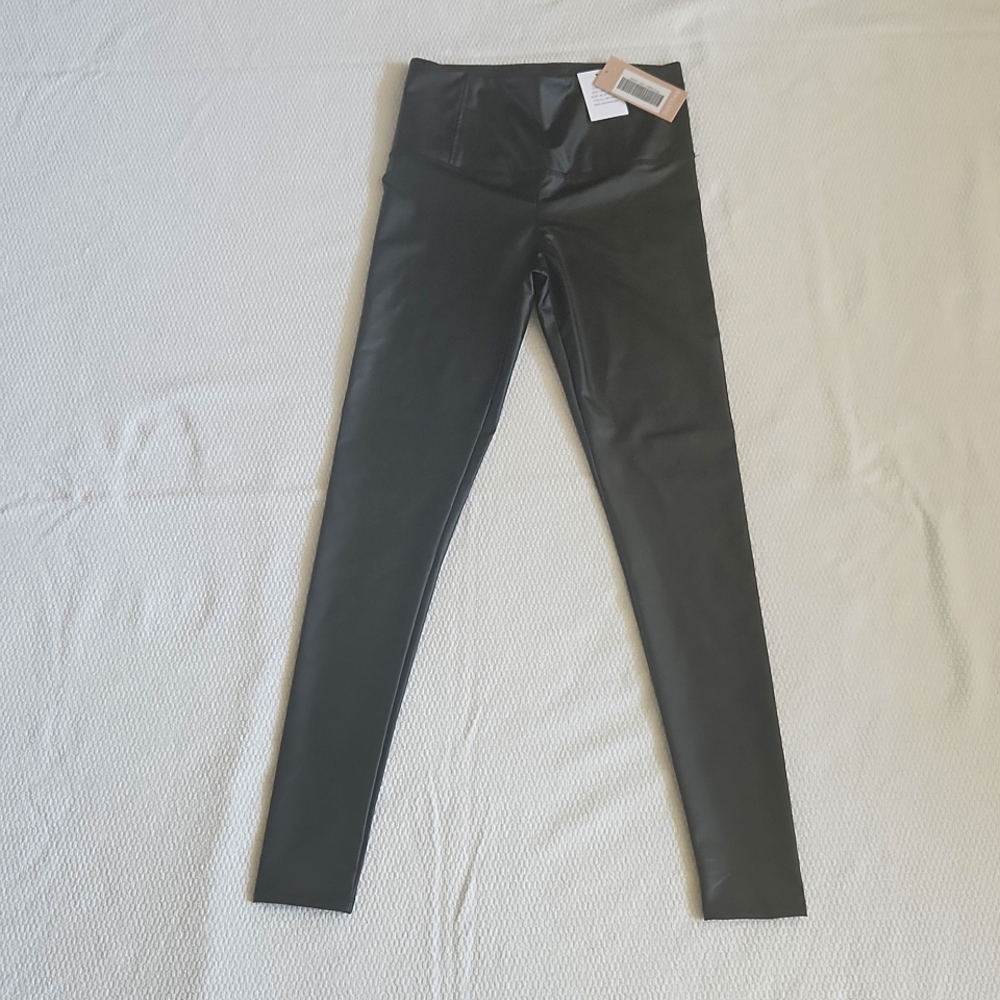 Black JustFab High-Rise Faux-Leather leggings M